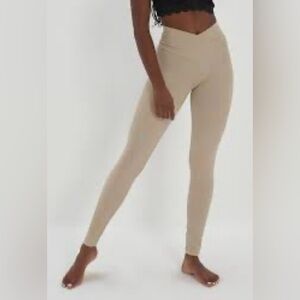 OFFLINE By Aerie Hugger Crossover Legging Ivory Size XL New with Tags